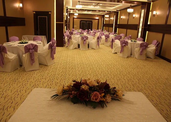 Yol Is Ξενοδοχείο Άδανα