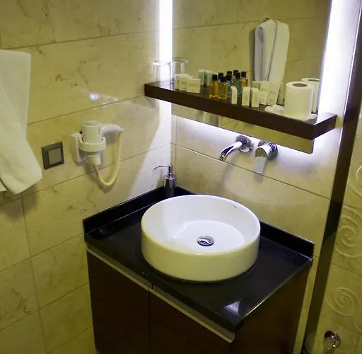 Yol Is 3* Άδανα